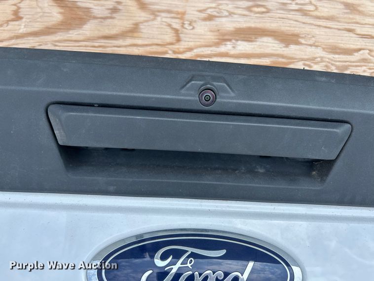 image for item NL9415 2019 Ford F350 Super Duty XLT  Crew Cab pickup truck