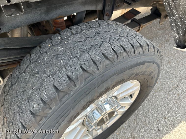 image for item NL9415 2019 Ford F350 Super Duty XLT  Crew Cab pickup truck