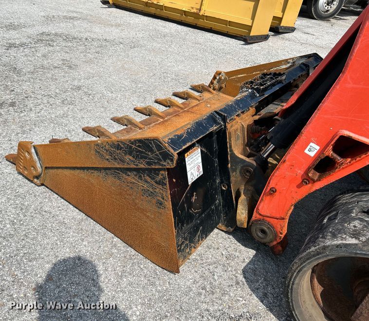 image for item NL9416 2018 Kubota SVL75-2  tracked skid steer loader