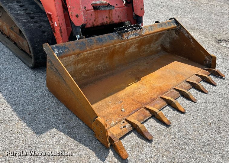 image for item NL9416 2018 Kubota SVL75-2  tracked skid steer loader