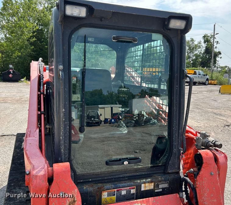 image for item NL9416 2018 Kubota SVL75-2  tracked skid steer loader