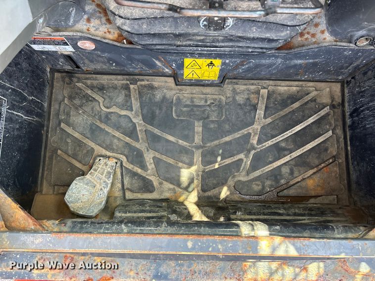 image for item NL9416 2018 Kubota SVL75-2  tracked skid steer loader