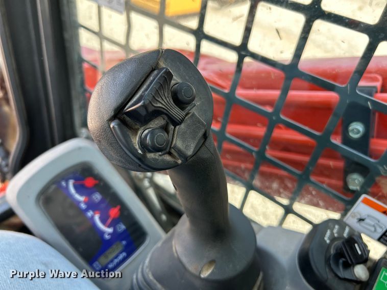 image for item NL9416 2018 Kubota SVL75-2  tracked skid steer loader