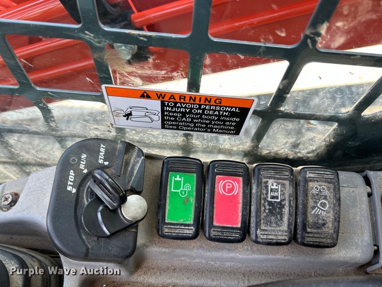 image for item NL9416 2018 Kubota SVL75-2  tracked skid steer loader