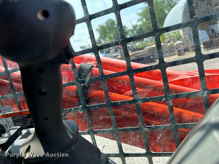 image for item NL9416 2018 Kubota SVL75-2  tracked skid steer loader