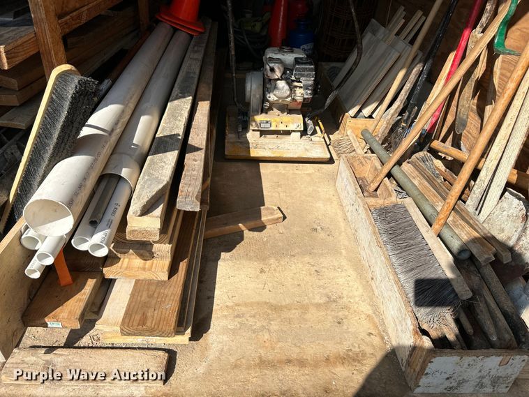 image for item NL9425 2014 Stealth Enterprises Titan  enclosed cargo trailer