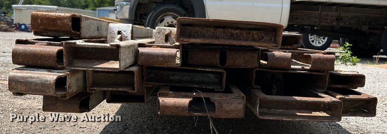 image for item NL9429 Concrete equipment