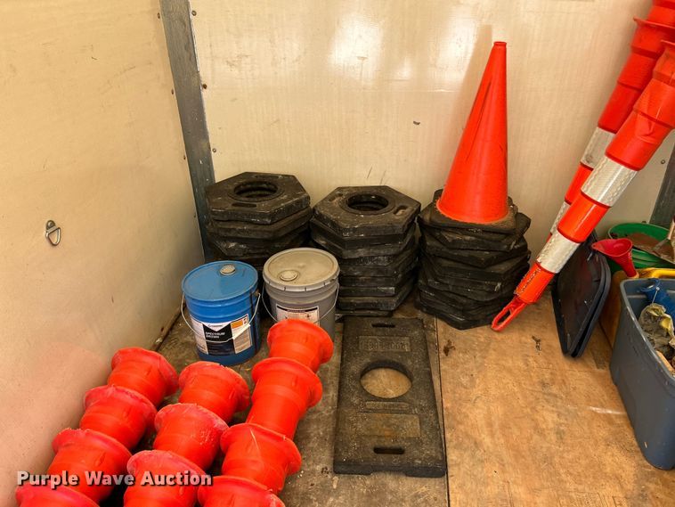 image for item NL9429 Concrete equipment