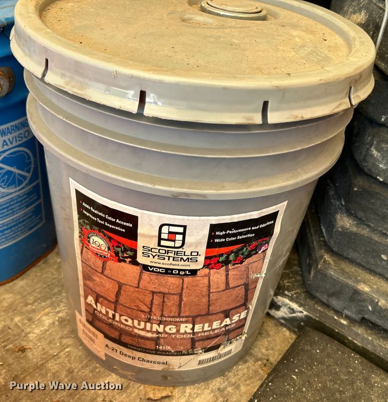 image for item NL9429 Concrete equipment