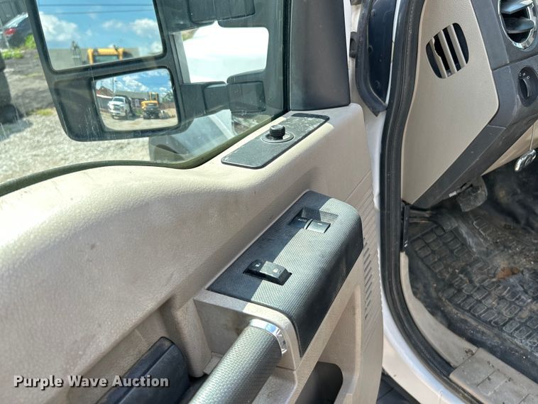 image for item NL9466 2008 Ford F450 Super Duty XLT  truck cab and chassis