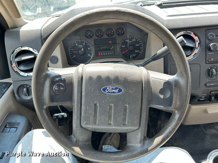 image for item NL9466 2008 Ford F450 Super Duty XLT  truck cab and chassis