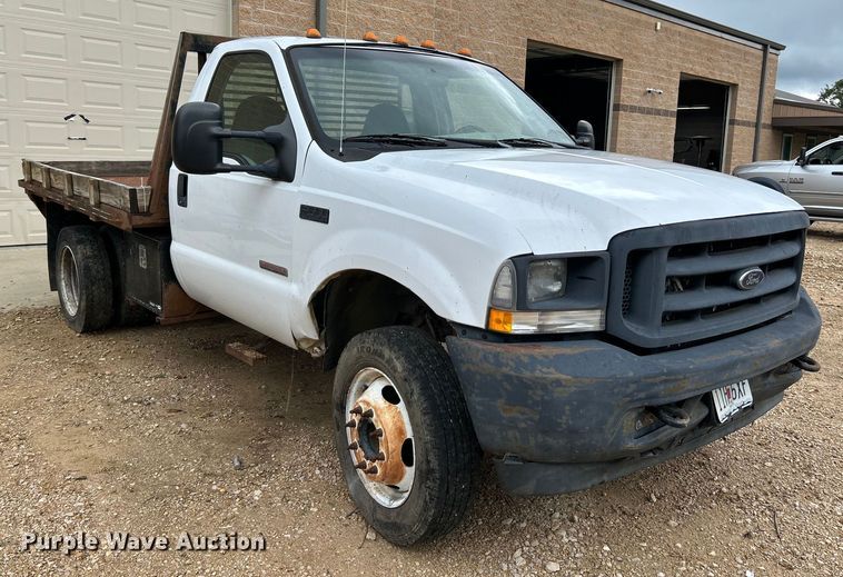 image for item NL9477 2004 Ford F550 Super Duty XL  flatbed truck
