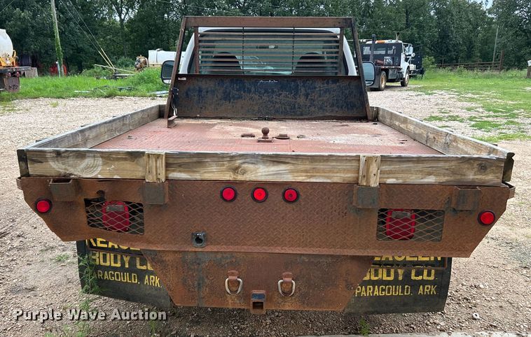 image for item NL9477 2004 Ford F550 Super Duty XL  flatbed truck