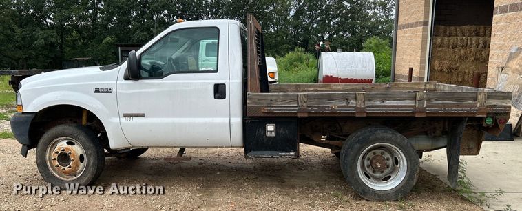 image for item NL9477 2004 Ford F550 Super Duty XL  flatbed truck