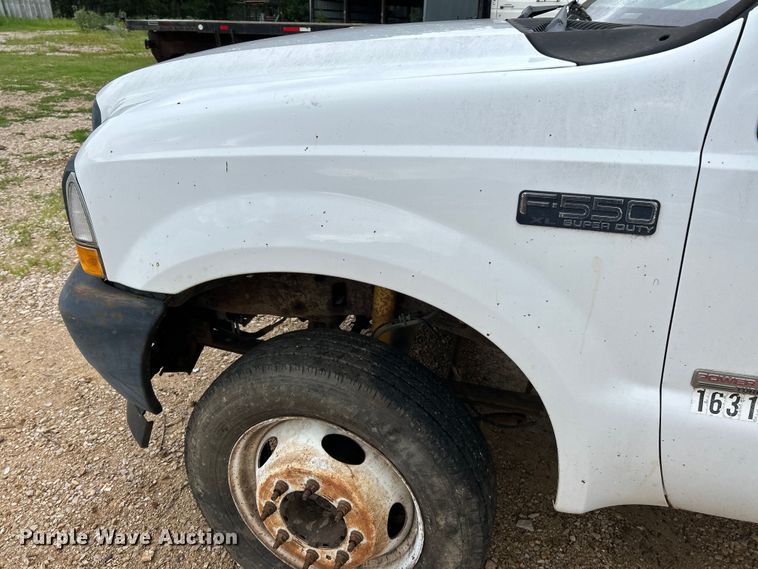 image for item NL9477 2004 Ford F550 Super Duty XL  flatbed truck