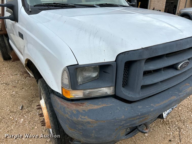 image for item NL9477 2004 Ford F550 Super Duty XL  flatbed truck