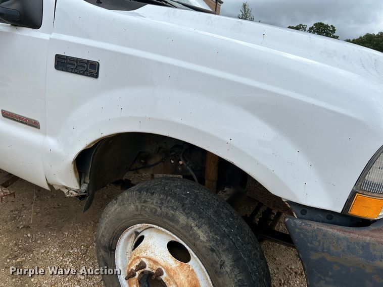 image for item NL9477 2004 Ford F550 Super Duty XL  flatbed truck