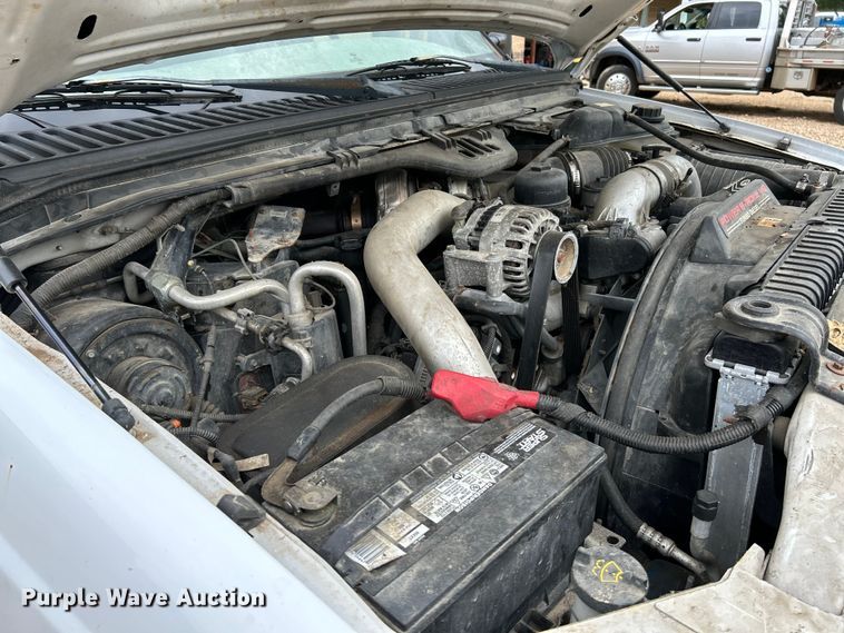 image for item NL9477 2004 Ford F550 Super Duty XL  flatbed truck