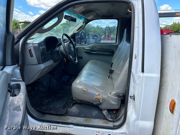 image for item NL9485 2005  Ford F450 Super Duty XL  utility / service truck