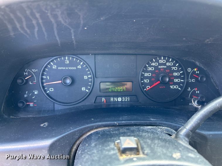 image for item NL9485 2005  Ford F450 Super Duty XL  utility / service truck