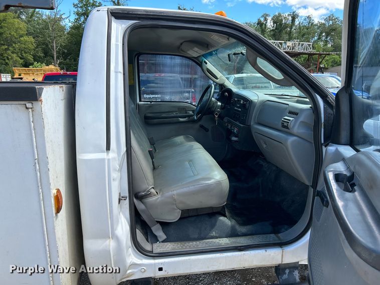 image for item NL9485 2005  Ford F450 Super Duty XL  utility / service truck