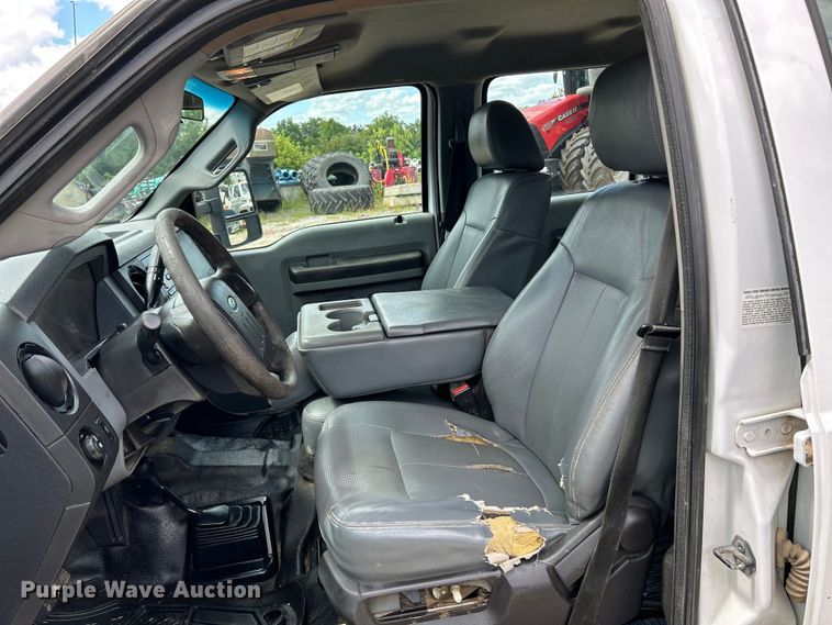 image for item NL9486 2015  Ford F550 Super Duty XL  Crew Cab utility / service truck