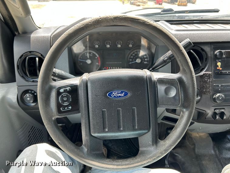 image for item NL9486 2015  Ford F550 Super Duty XL  Crew Cab utility / service truck