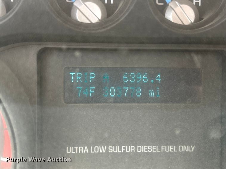 image for item NL9486 2015  Ford F550 Super Duty XL  Crew Cab utility / service truck