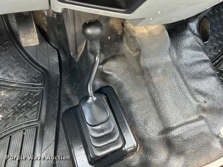 image for item NL9486 2015  Ford F550 Super Duty XL  Crew Cab utility / service truck