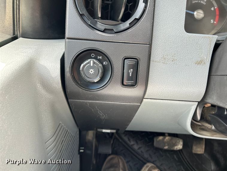 image for item NL9486 2015  Ford F550 Super Duty XL  Crew Cab utility / service truck