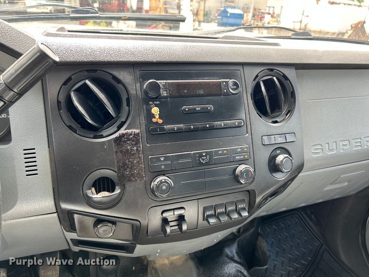 image for item NL9486 2015  Ford F550 Super Duty XL  Crew Cab utility / service truck