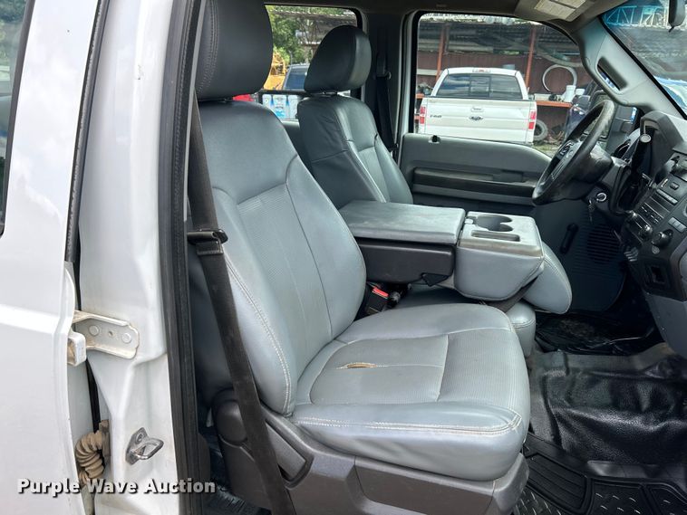 image for item NL9486 2015  Ford F550 Super Duty XL  Crew Cab utility / service truck