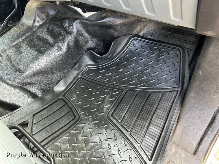 image for item NL9486 2015  Ford F550 Super Duty XL  Crew Cab utility / service truck