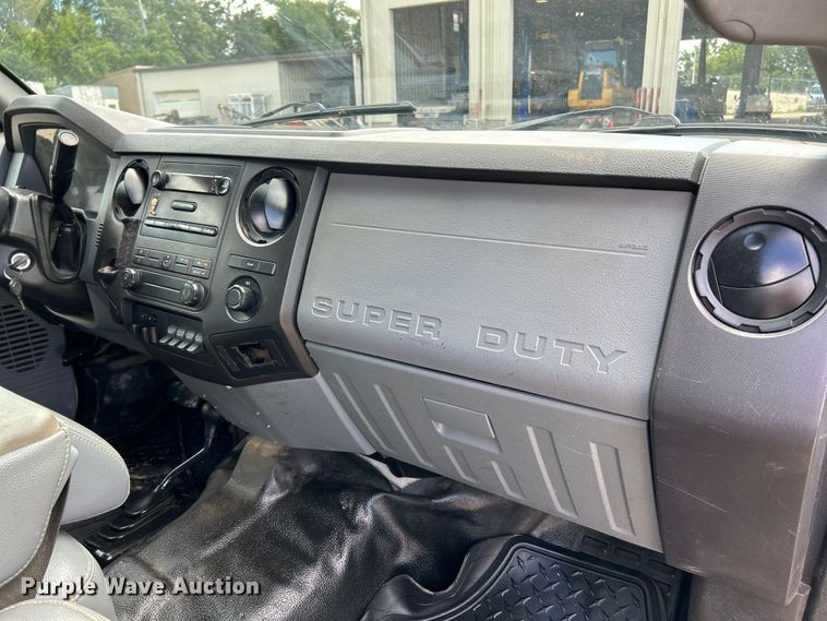 image for item NL9486 2015  Ford F550 Super Duty XL  Crew Cab utility / service truck