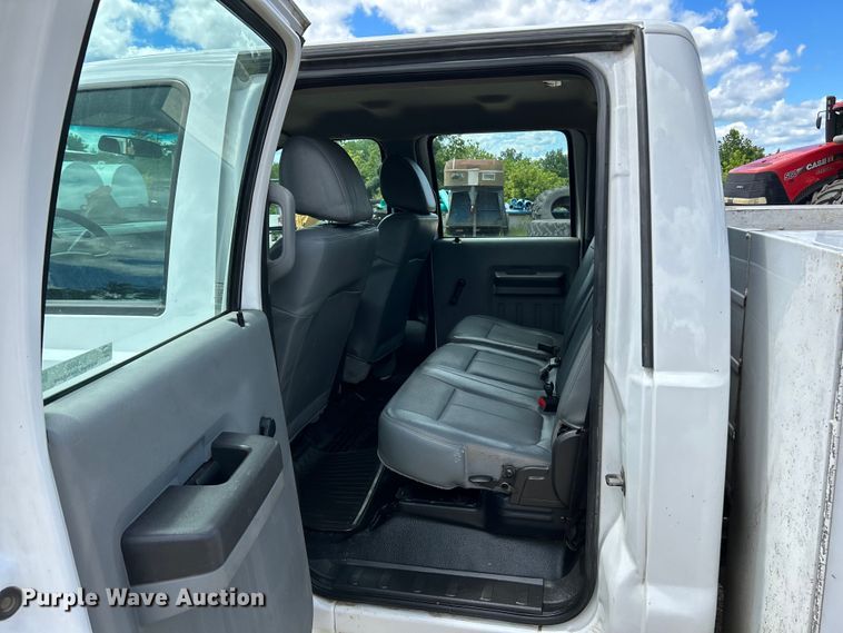 image for item NL9486 2015  Ford F550 Super Duty XL  Crew Cab utility / service truck