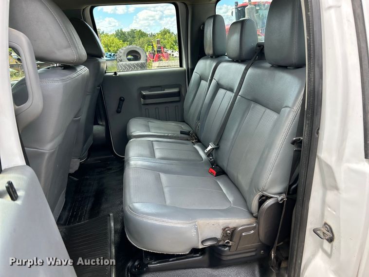 image for item NL9486 2015  Ford F550 Super Duty XL  Crew Cab utility / service truck