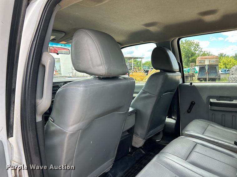 image for item NL9486 2015  Ford F550 Super Duty XL  Crew Cab utility / service truck