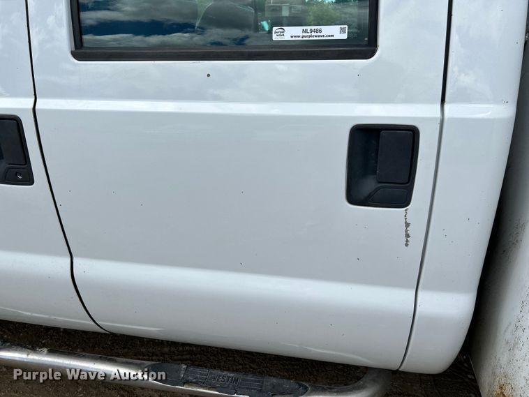 image for item NL9486 2015  Ford F550 Super Duty XL  Crew Cab utility / service truck