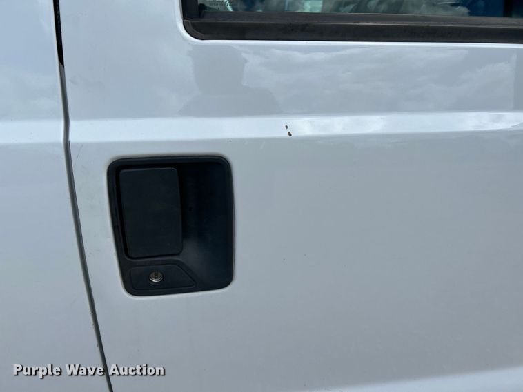 image for item NL9486 2015  Ford F550 Super Duty XL  Crew Cab utility / service truck