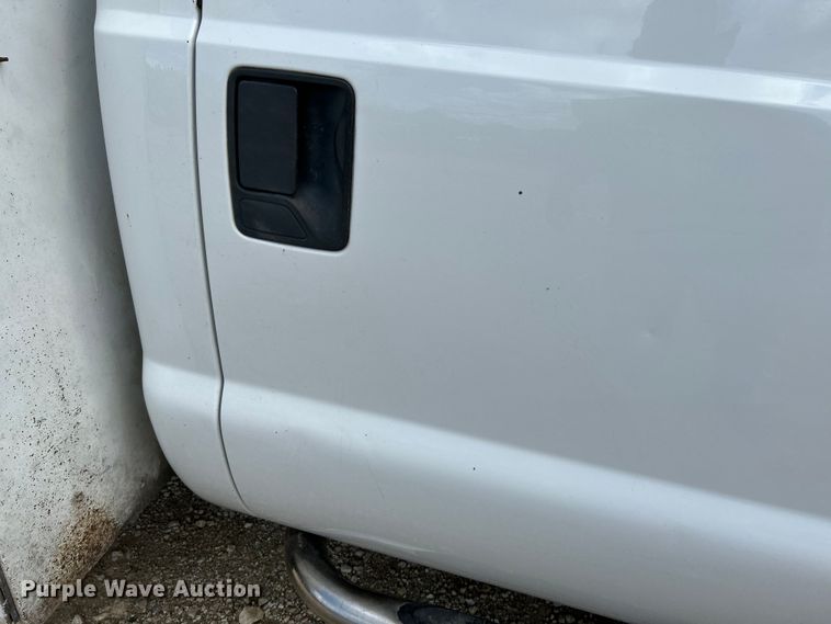 image for item NL9486 2015  Ford F550 Super Duty XL  Crew Cab utility / service truck