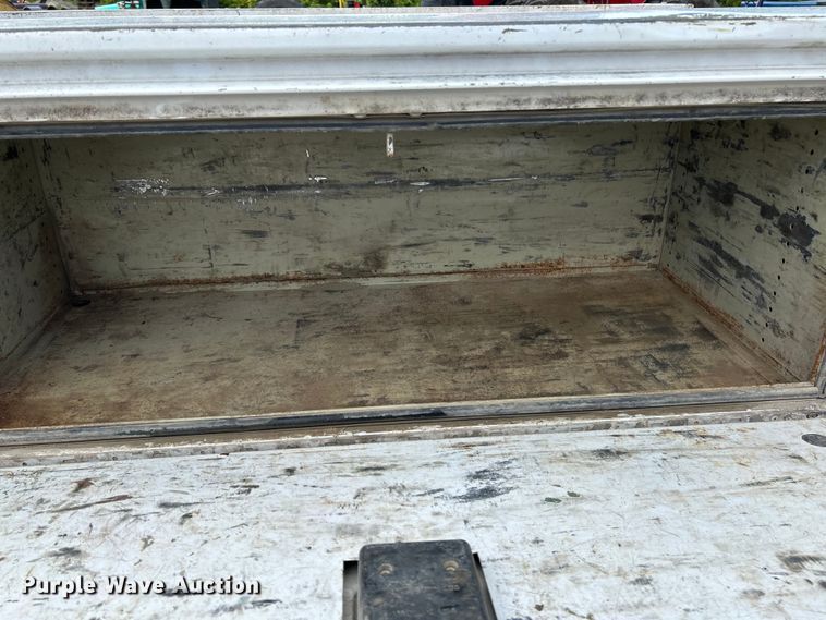 image for item NL9486 2015  Ford F550 Super Duty XL  Crew Cab utility / service truck