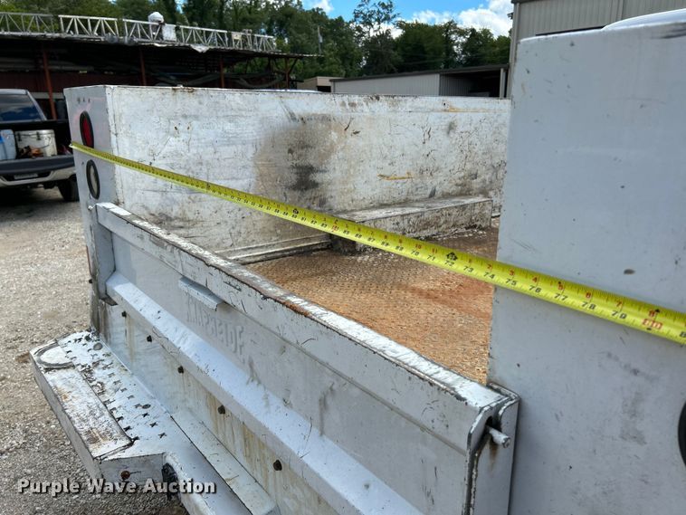 image for item NL9486 2015  Ford F550 Super Duty XL  Crew Cab utility / service truck