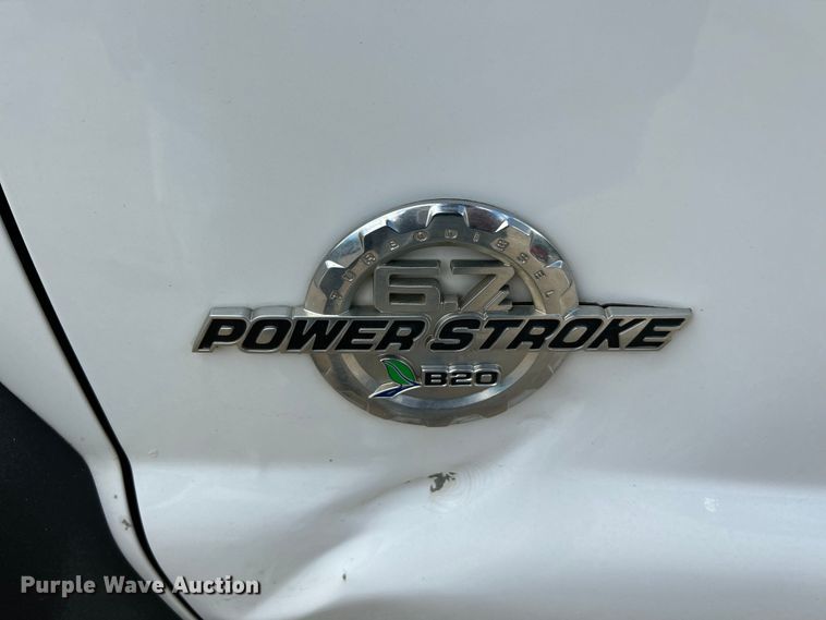 image for item NL9486 2015  Ford F550 Super Duty XL  Crew Cab utility / service truck