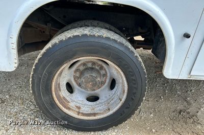 image for item NL9486 2015  Ford F550 Super Duty XL  Crew Cab utility / service truck