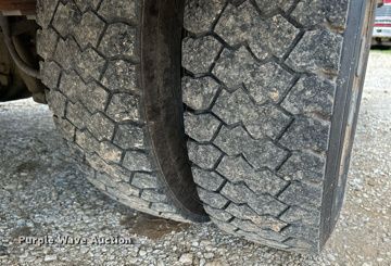 image for item NL9486 2015  Ford F550 Super Duty XL  Crew Cab utility / service truck