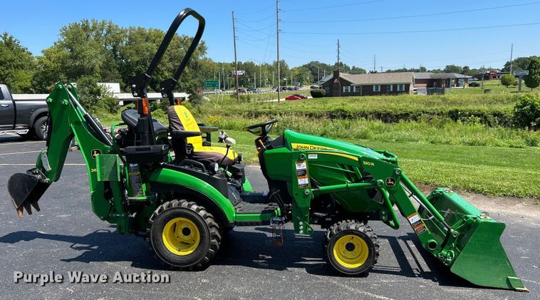 image for item NL9522 2019 John Deere 1025R  tractor