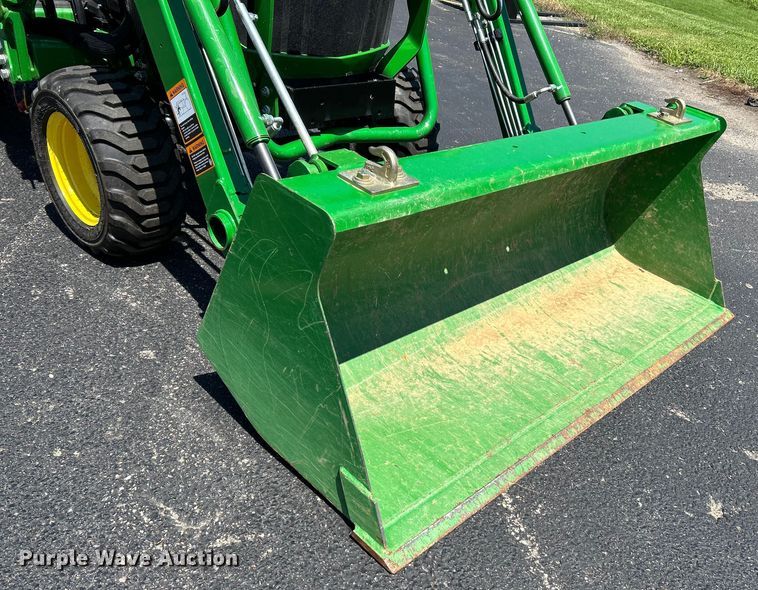 image for item NL9522 2019 John Deere 1025R  tractor