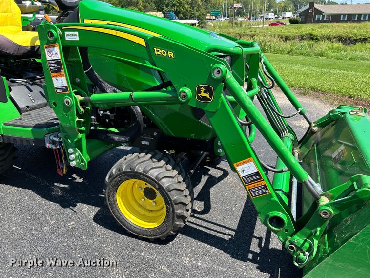 image for item NL9522 2019 John Deere 1025R  tractor