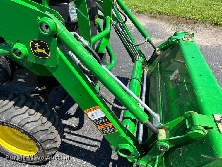 image for item NL9522 2019 John Deere 1025R  tractor