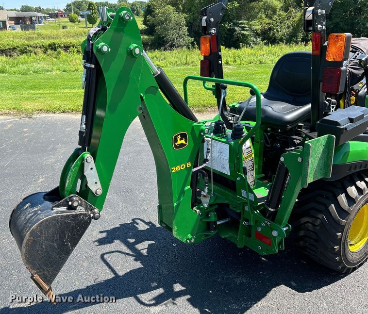 image for item NL9522 2019 John Deere 1025R  tractor